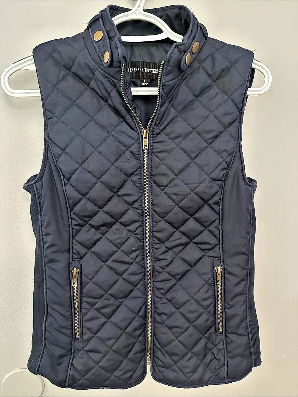Zenana Outfitters Quilted Zip Vest in Navy with Gold Hardware, Small, Like New
